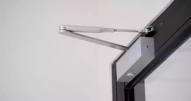 Screen Door Closer Installation in Tampa, FL