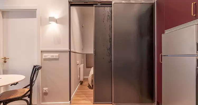 We Fix Closet Sliding Door in Tampa, FL 