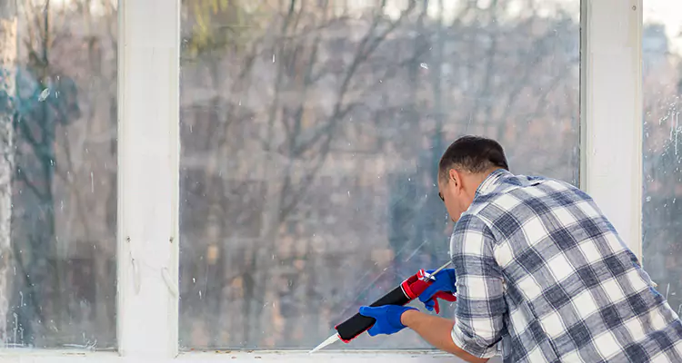 Quality Sliding Shower Door Repair for Closing Issues in Tampa, FL