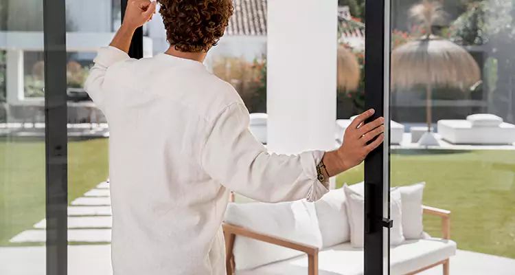 Fix Backyard Sliding Door Hard To Operate in Tampa, FL